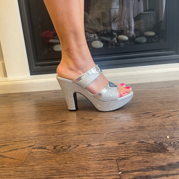 Silver black heel platform sandals. 4inch heel platform . Never worn. - Picture 3 of 6